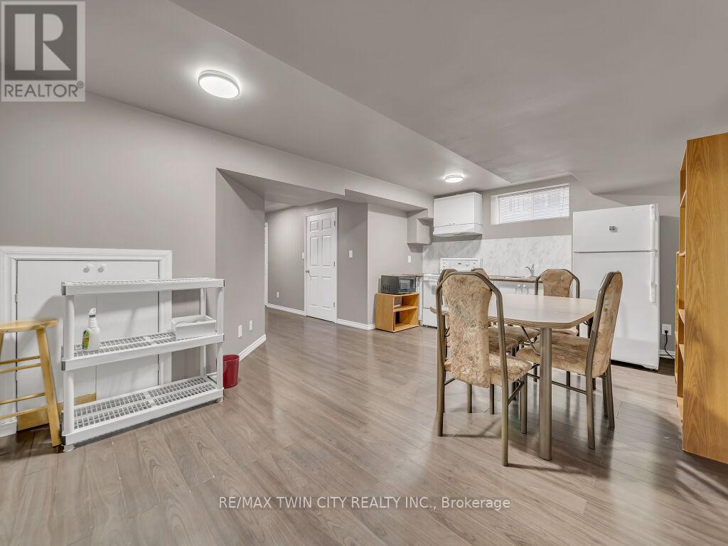 46 Woodbine Avenue, Kitchener, Ontario  N2R 1V1 - Photo 33 - X12559452