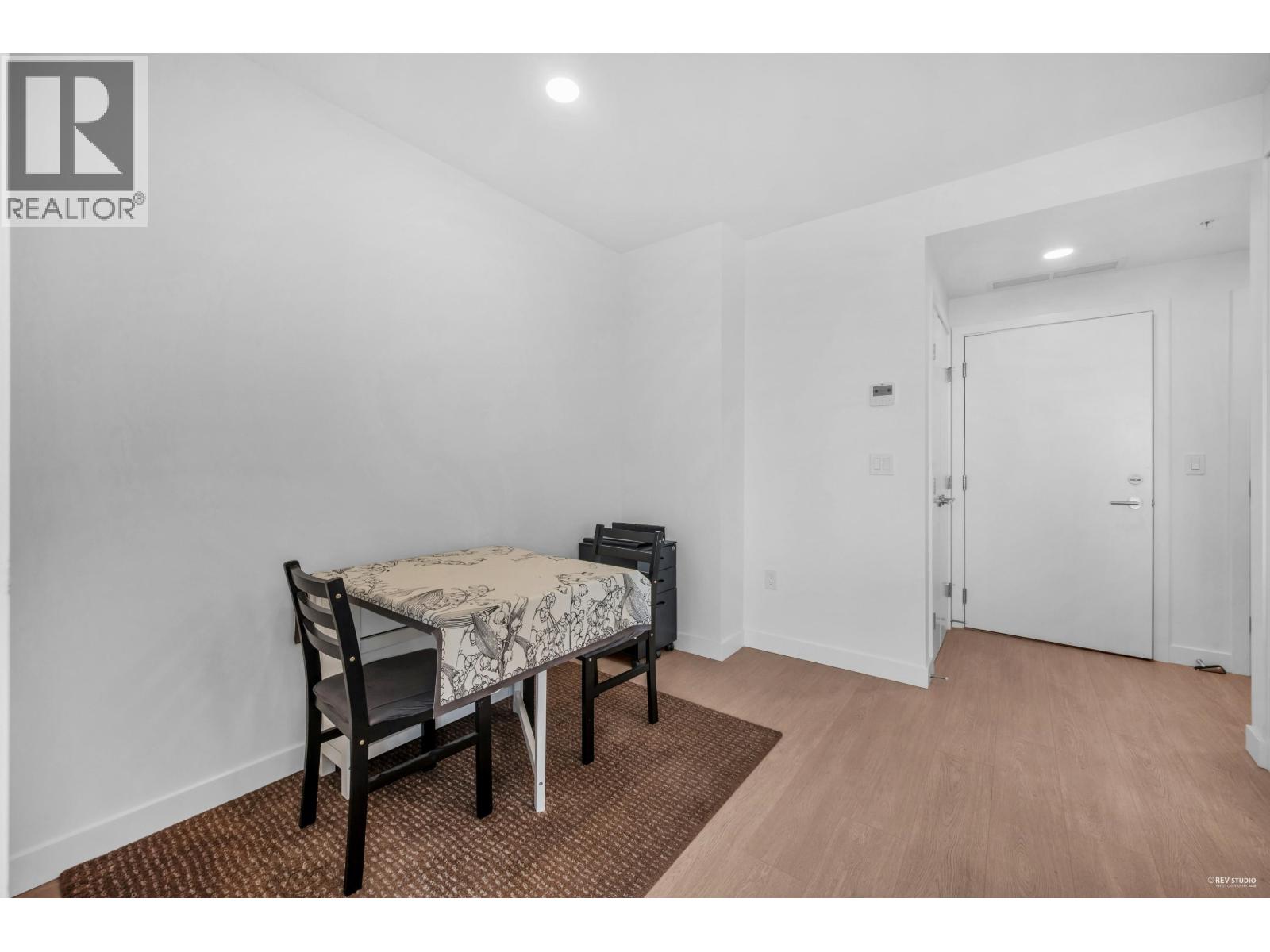 1607 7769 Park Crescent, Burnaby, British Columbia  V3N 0J7 - Photo 11 - R3068722