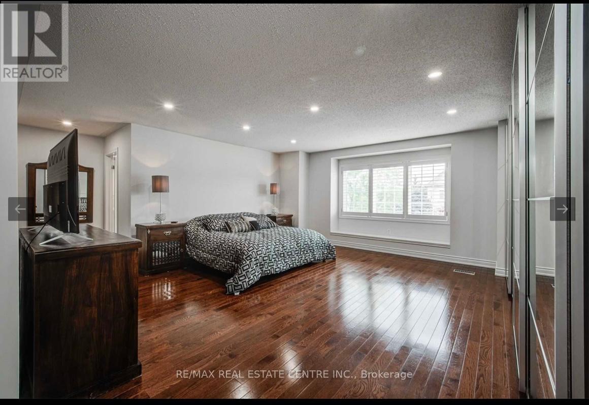 87 Great Lakes Boulevard S, Oakville, Ontario  L6L 6V7 - Photo 14 - W12559268