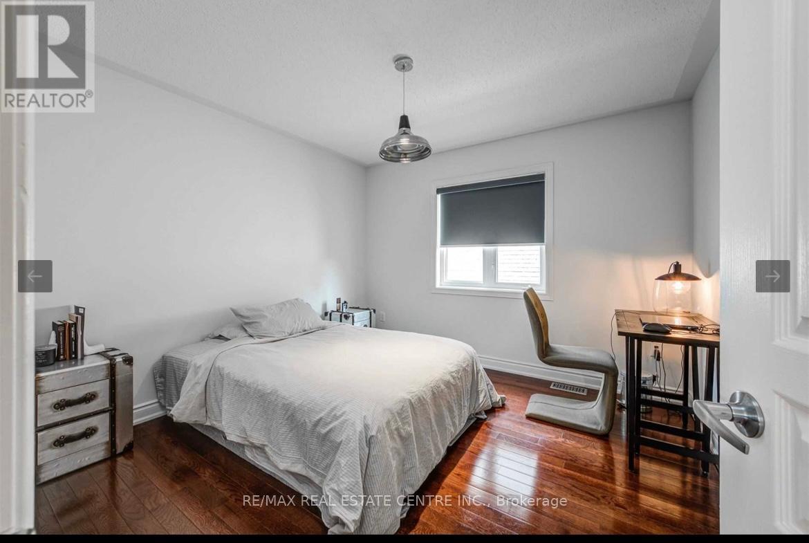 87 Great Lakes Boulevard S, Oakville, Ontario  L6L 6V7 - Photo 16 - W12559268