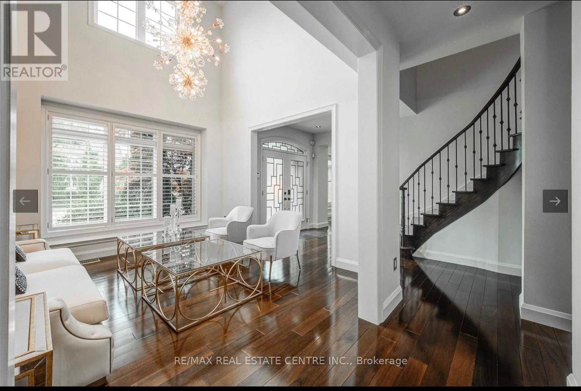 87 Great Lakes Boulevard S, Oakville, Ontario  L6L 6V7 - Photo 6 - W12559268