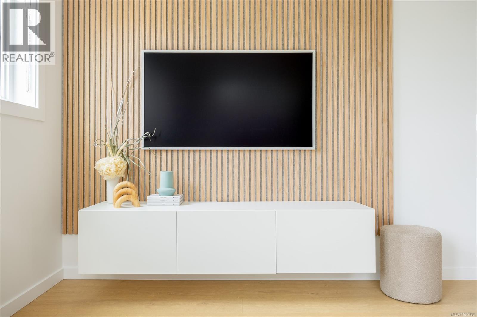 Th10 3450 Whittier Ave, Saanich, British Columbia V8Z 3R2 - Photo 11 - 1020773