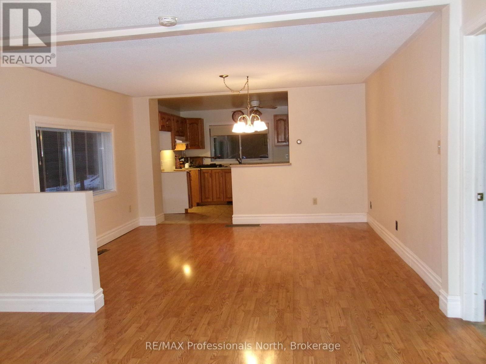 646 Mountain Street, Dysart Et Al, Ontario  K0M 1S0 - Photo 14 - X12555136