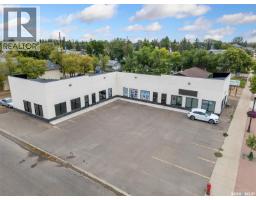 3 212 Central STREET W