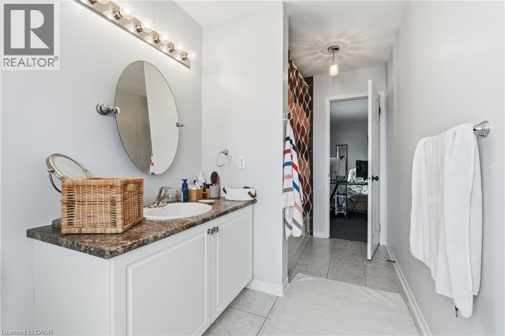 17 Hoodless Court, Brantford, Ontario  N3T 0A8 - Photo 21 - 40789350