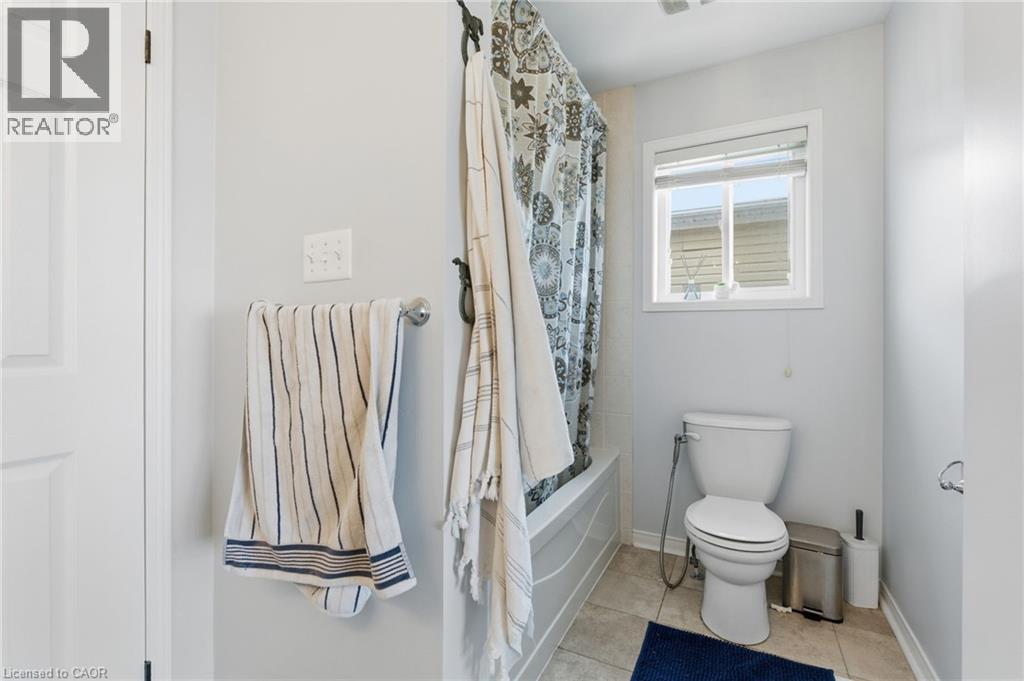 17 Hoodless Court, Brantford, Ontario  N3T 0A8 - Photo 25 - 40789350