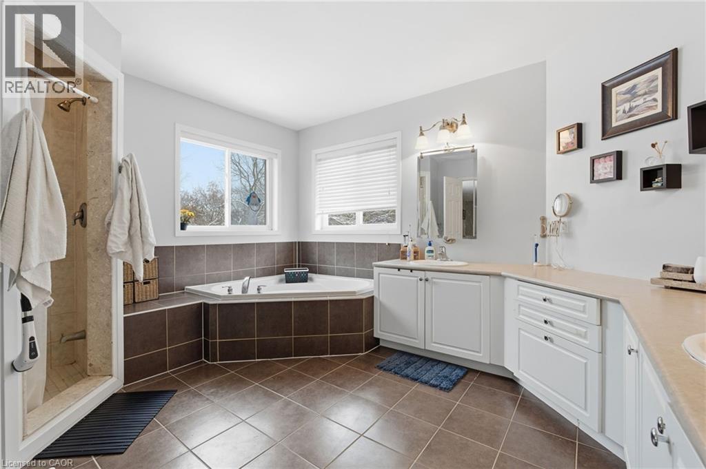 17 Hoodless Court, Brantford, Ontario  N3T 0A8 - Photo 31 - 40789350