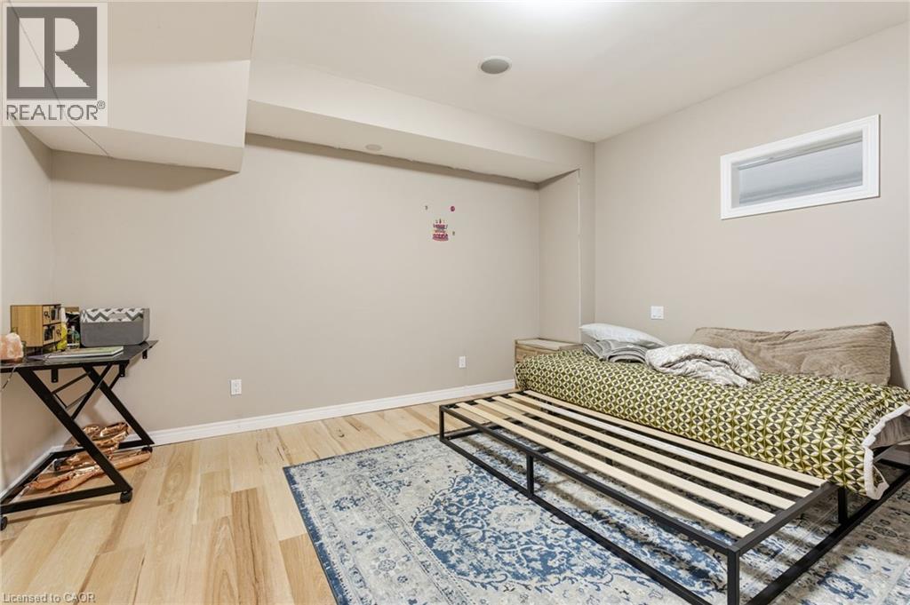 17 Hoodless Court, Brantford, Ontario  N3T 0A8 - Photo 38 - 40789350