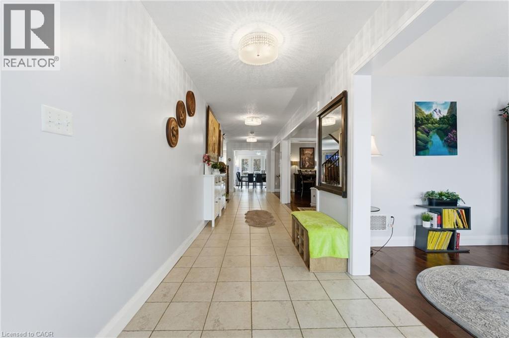 17 Hoodless Court, Brantford, Ontario  N3T 0A8 - Photo 4 - 40789350