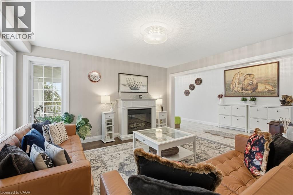 17 Hoodless Court, Brantford, Ontario  N3T 0A8 - Photo 8 - 40789350