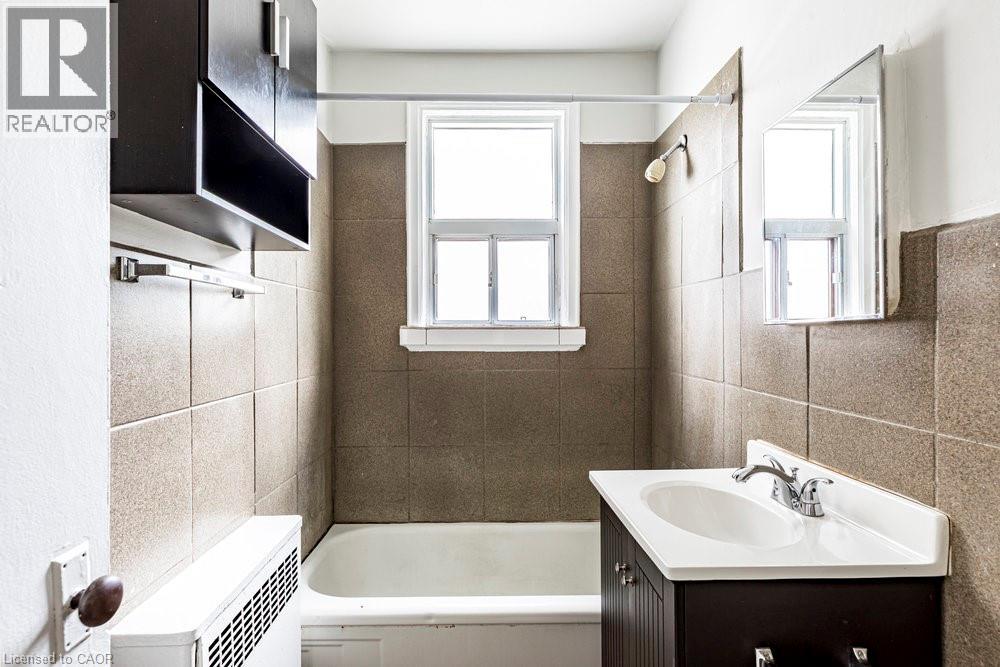 118 St. Joseph's Drive Unit# 404, Hamilton, Ontario  L8N 2E7 - Photo 12 - 40789300