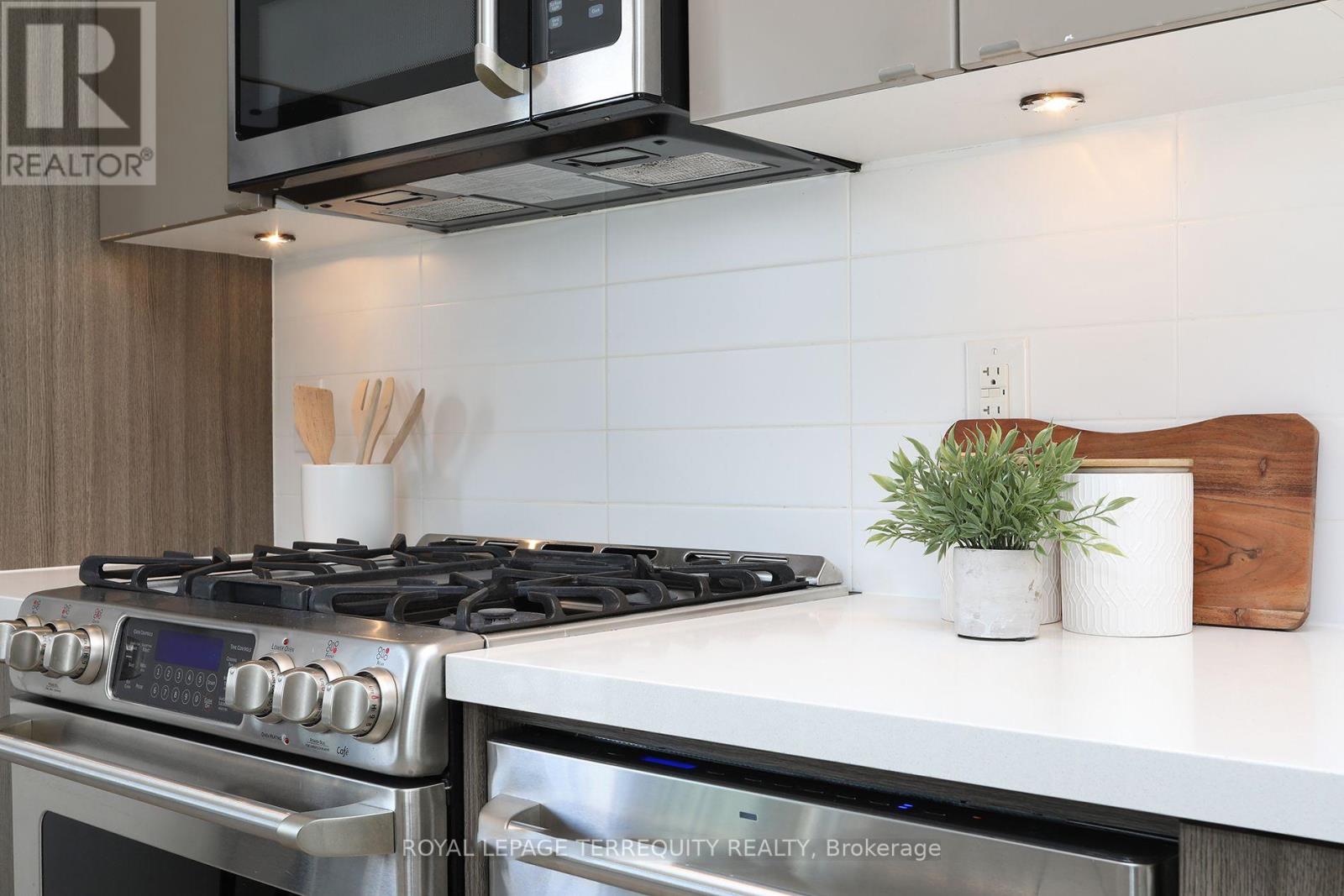 631 - 88 Colgate Avenue, Toronto, Ontario  M4M 0A6 - Photo 9 - E12559590