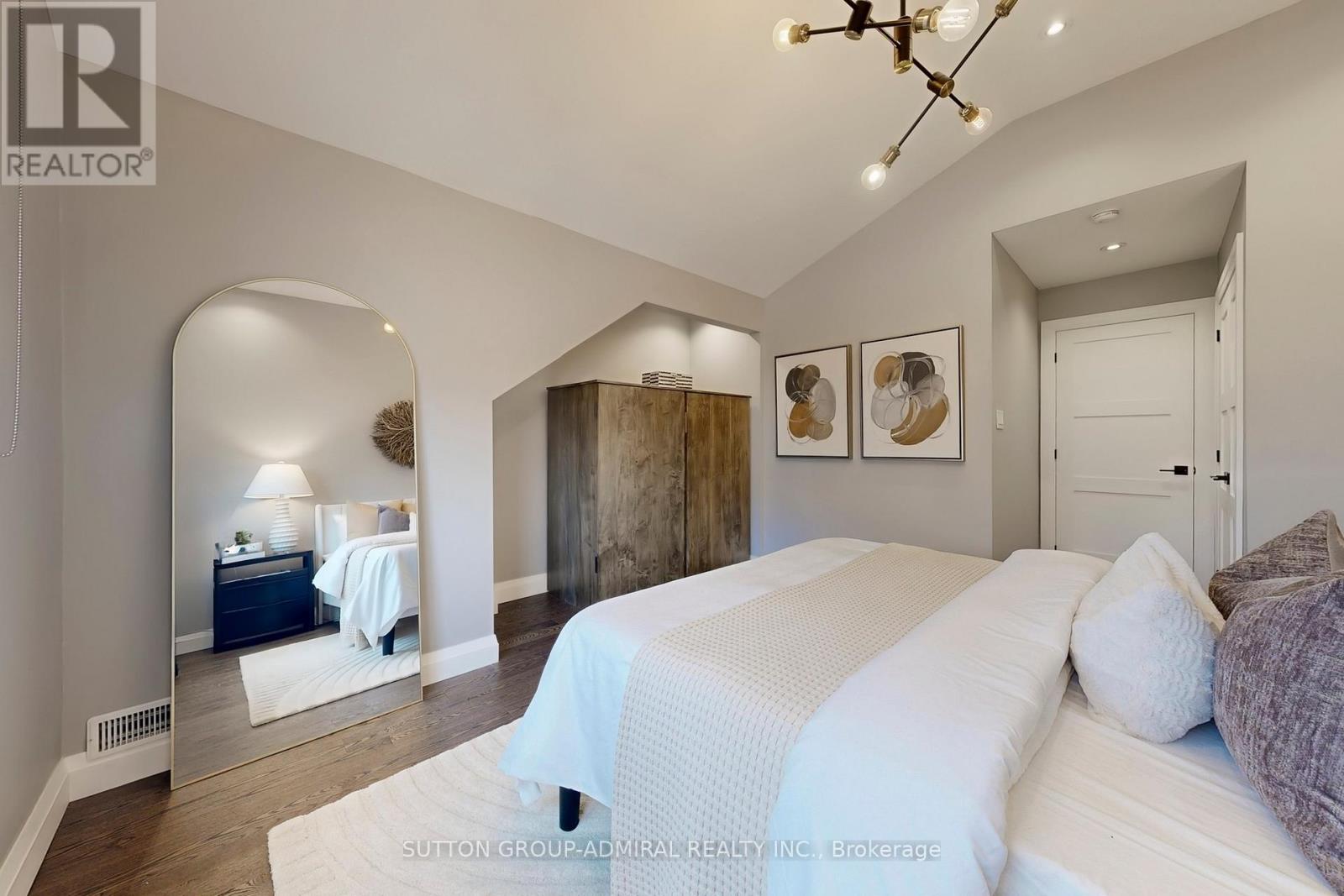 18 Leroy Avenue, Toronto, Ontario  M4J 4G7 - Photo 14 - E12559628