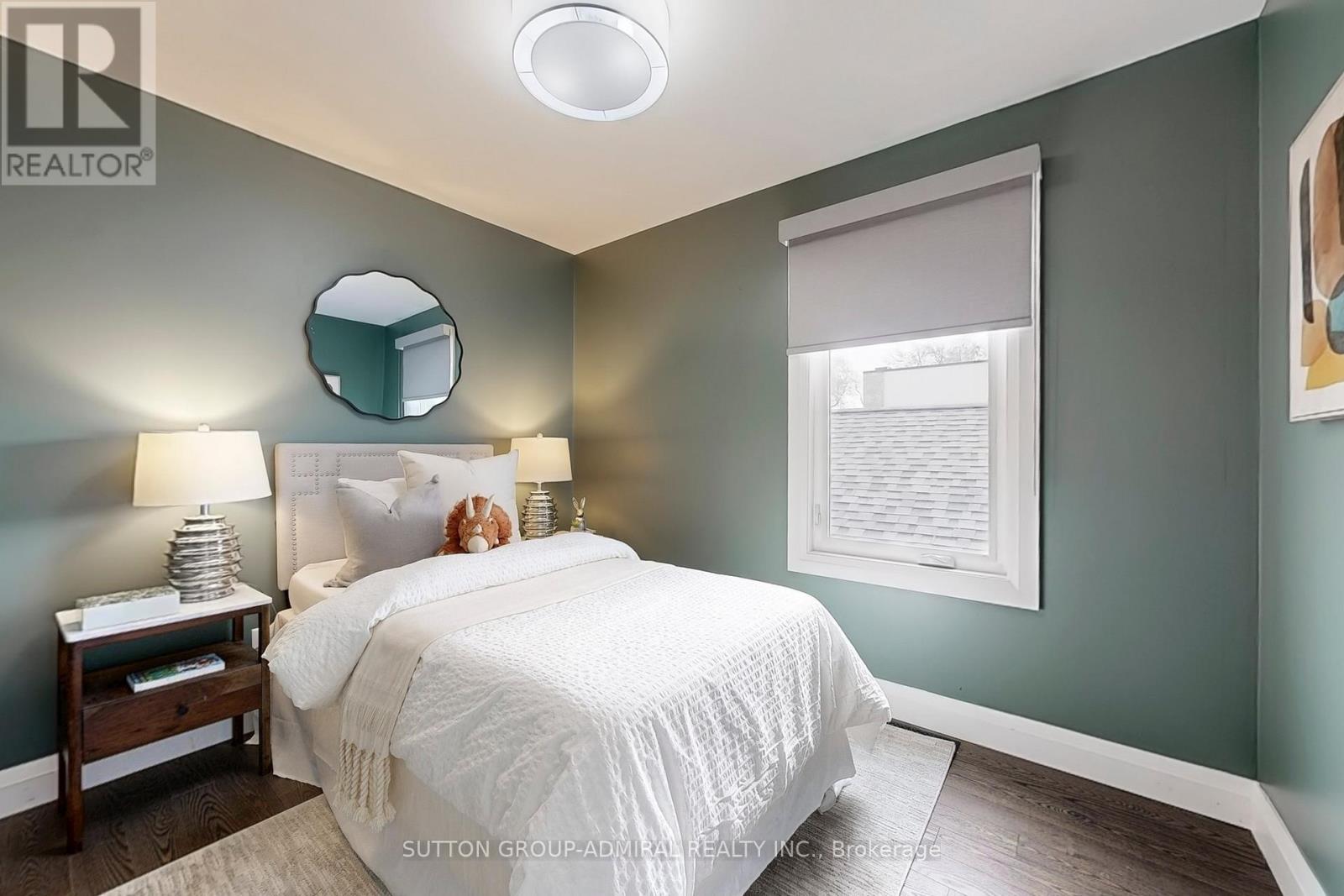 18 Leroy Avenue, Toronto, Ontario  M4J 4G7 - Photo 19 - E12559628