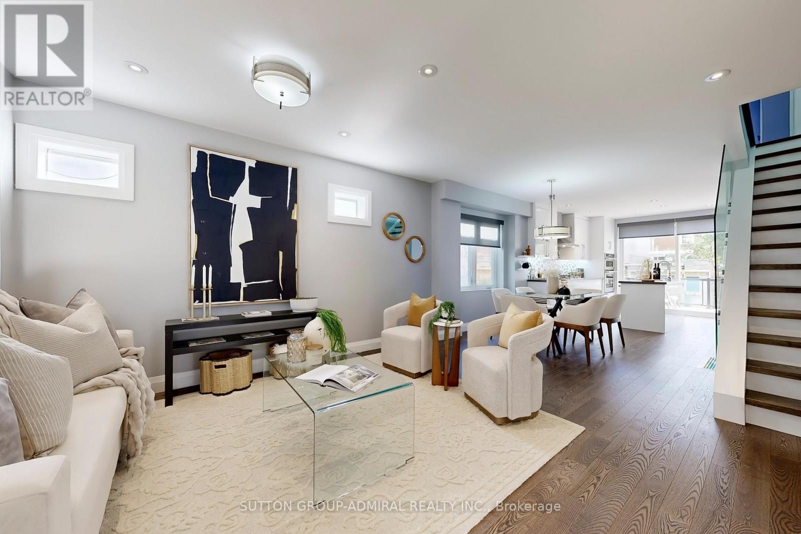 18 Leroy Avenue, Toronto, Ontario  M4J 4G7 - Photo 6 - E12559628