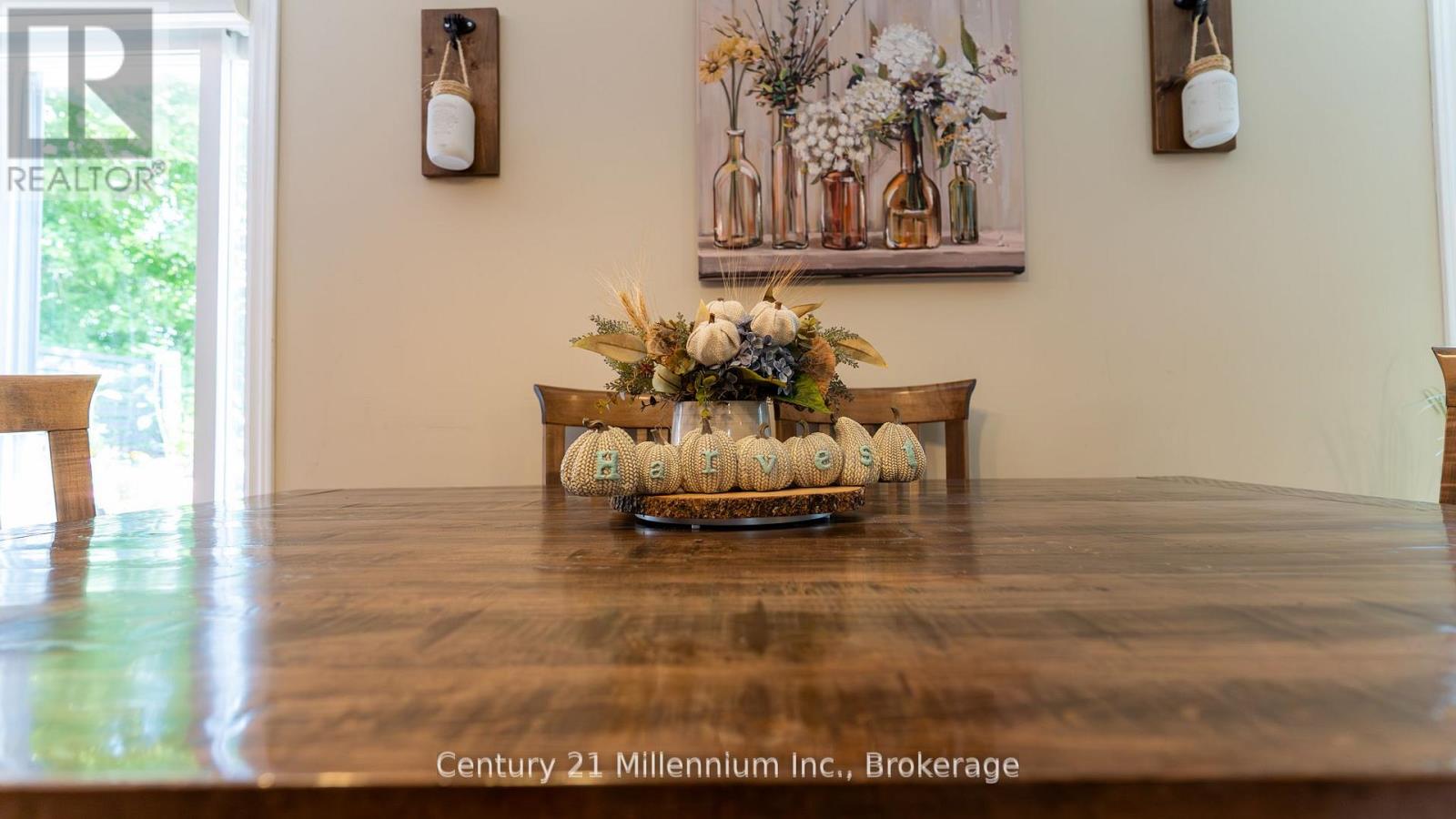 5 Sugar Maple Lane, Wasaga Beach, Ontario  L9Z 1P4 - Photo 5 - S12559792