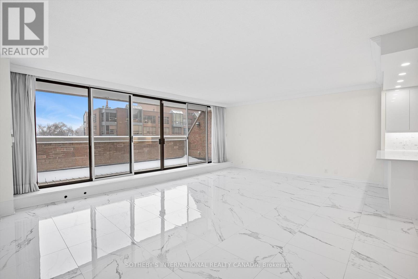 408 - 55A AVENUE ROAD, Toronto, Ontario