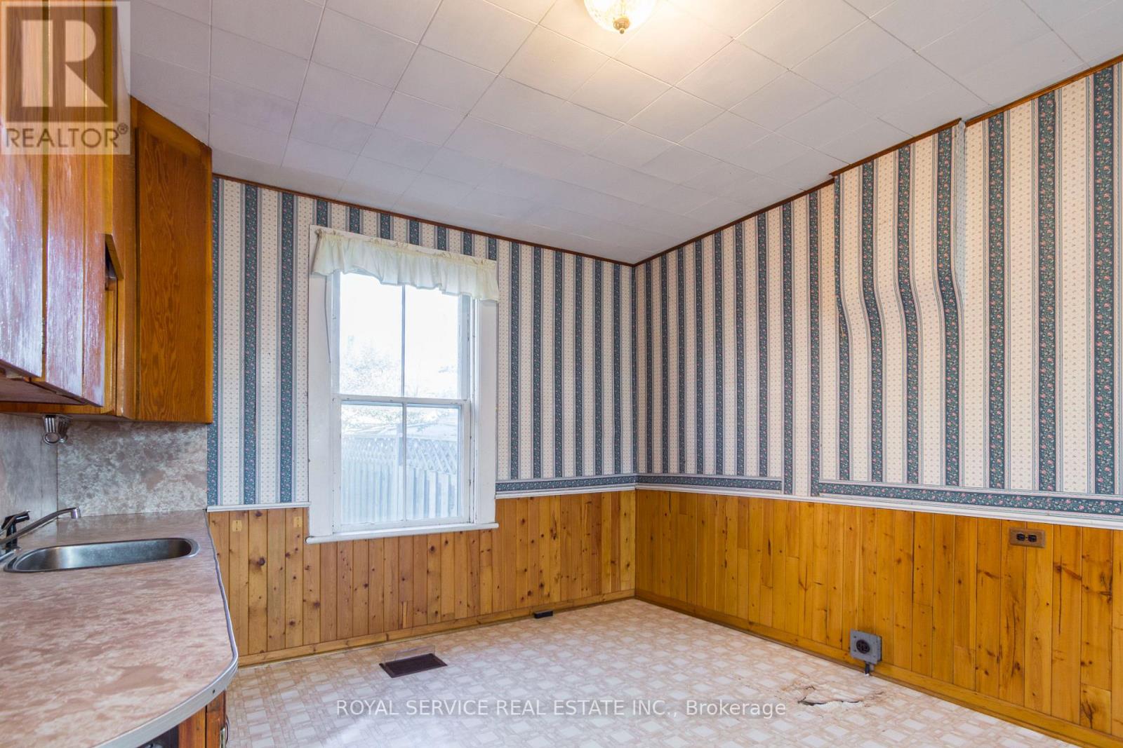 370 Division Street S, Cobourg, Ontario  K9A 3R6 - Photo 14 - X12559742