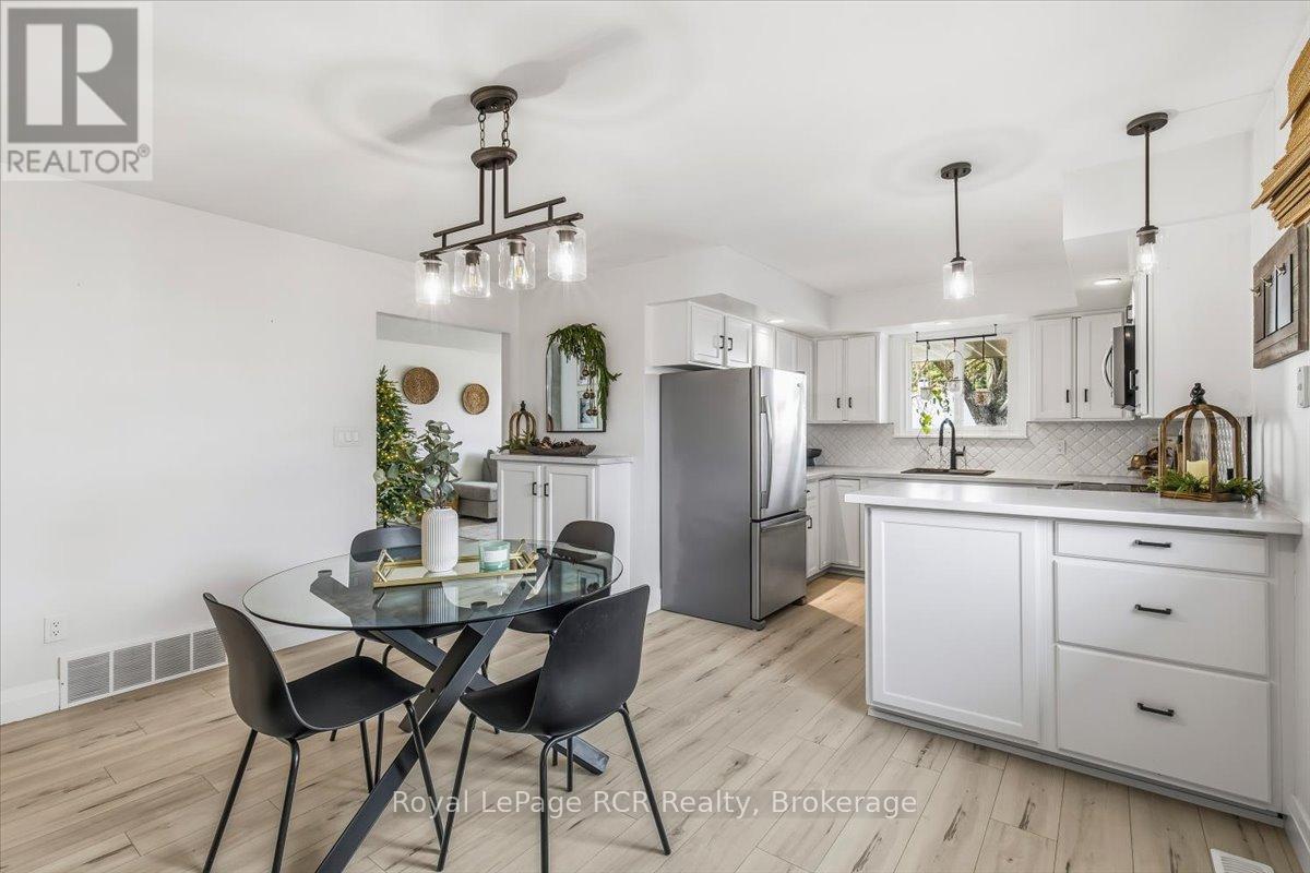 651 19th Avenue, Hanover, Ontario  N4N 3M8 - Photo 10 - X12559774