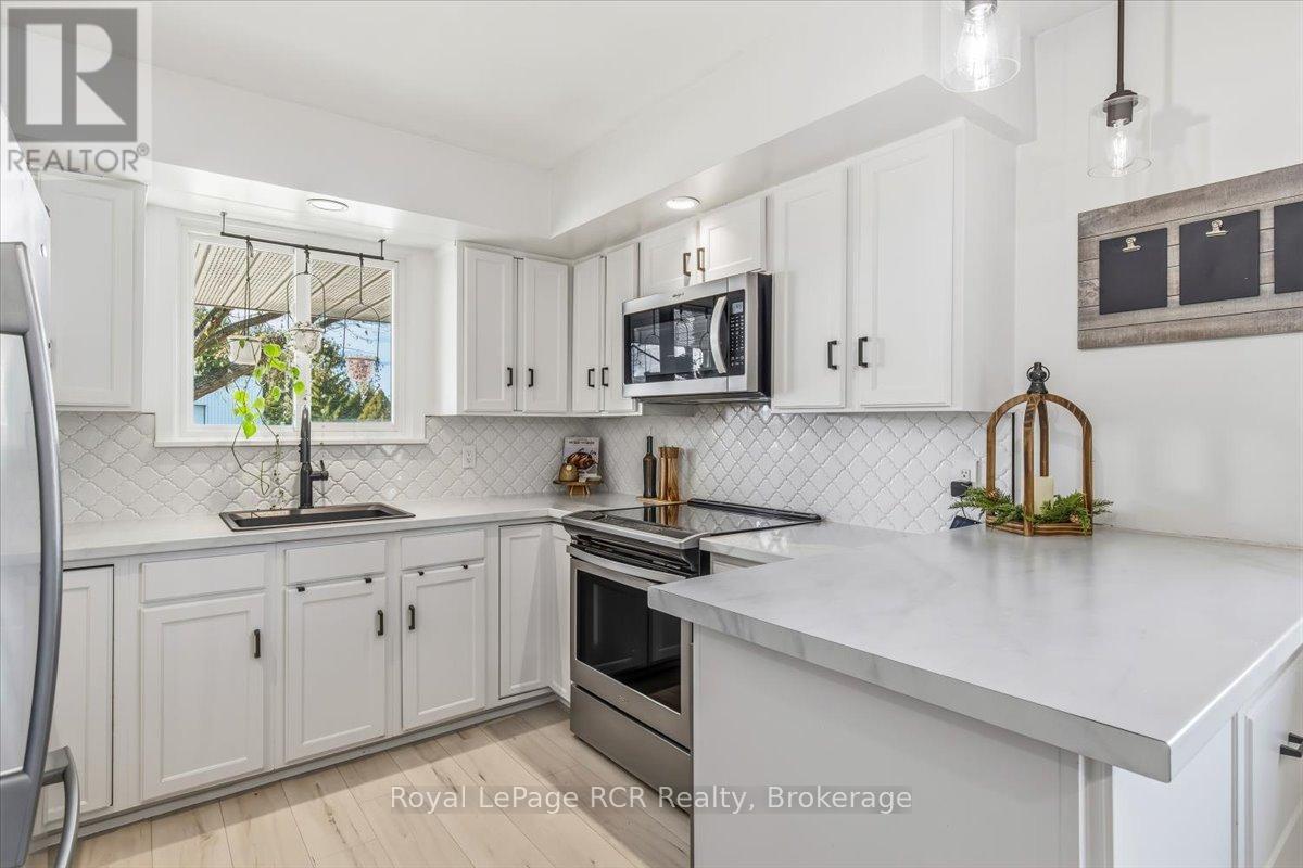 651 19th Avenue, Hanover, Ontario  N4N 3M8 - Photo 12 - X12559774