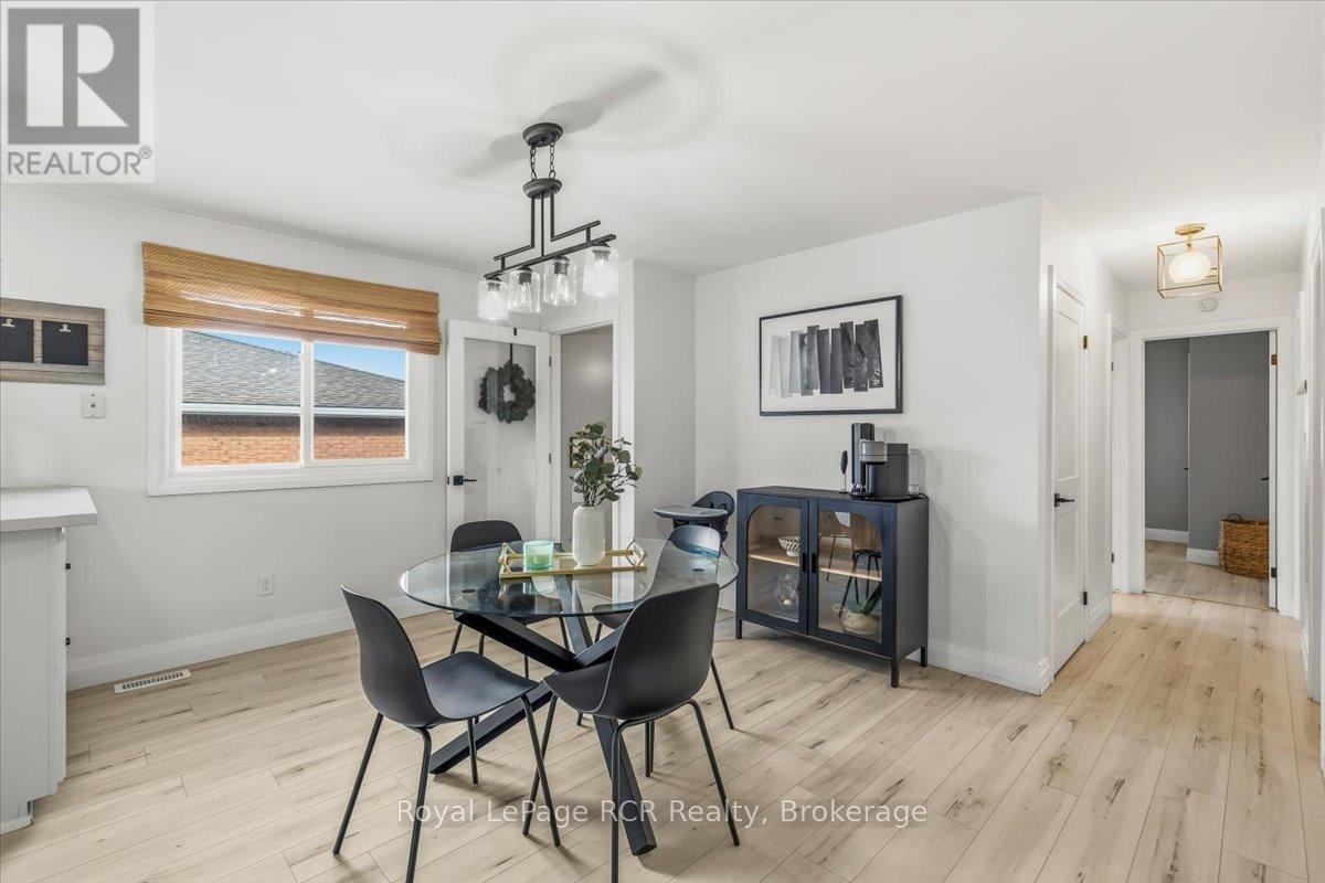 651 19th Avenue, Hanover, Ontario  N4N 3M8 - Photo 14 - X12559774