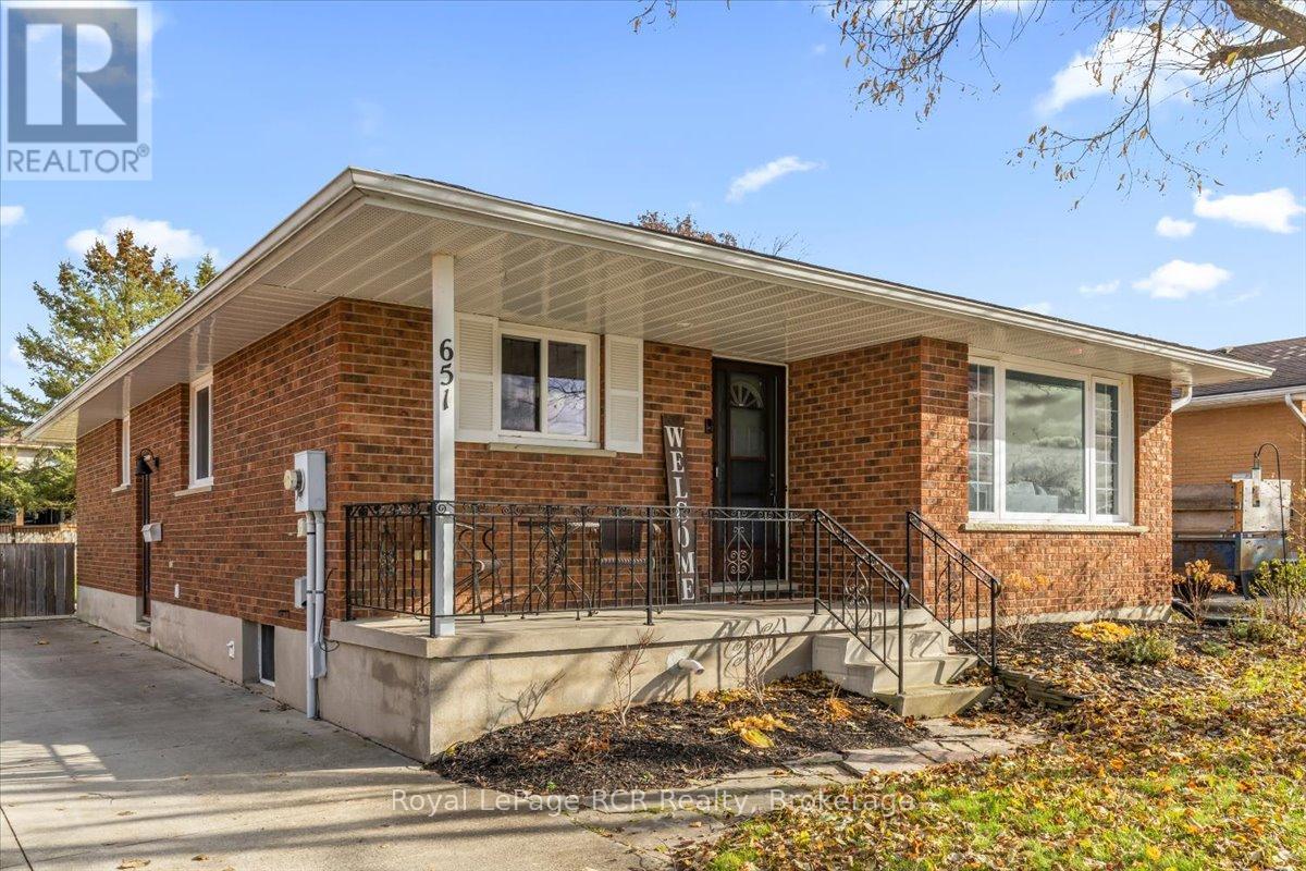 651 19th Avenue, Hanover, Ontario  N4N 3M8 - Photo 2 - X12559774