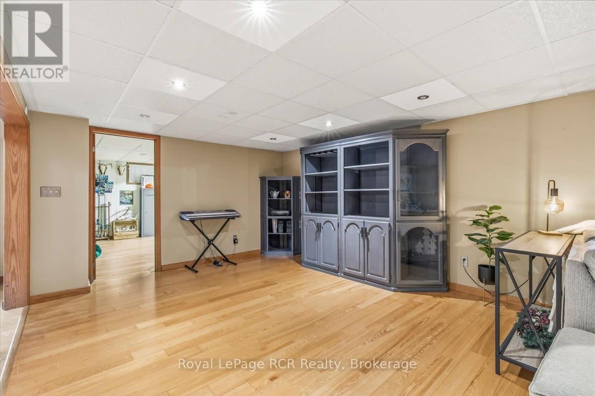 651 19th Avenue, Hanover, Ontario  N4N 3M8 - Photo 22 - X12559774