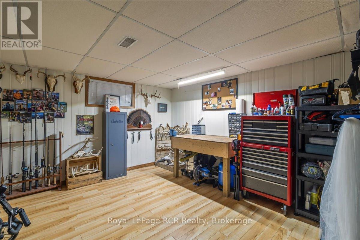 651 19th Avenue, Hanover, Ontario  N4N 3M8 - Photo 25 - X12559774