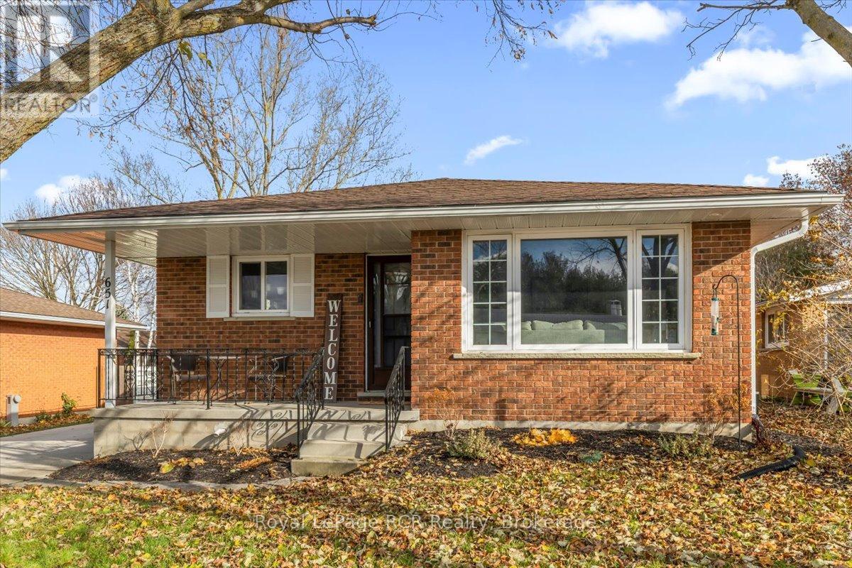 651 19th Avenue, Hanover, Ontario  N4N 3M8 - Photo 3 - X12559774