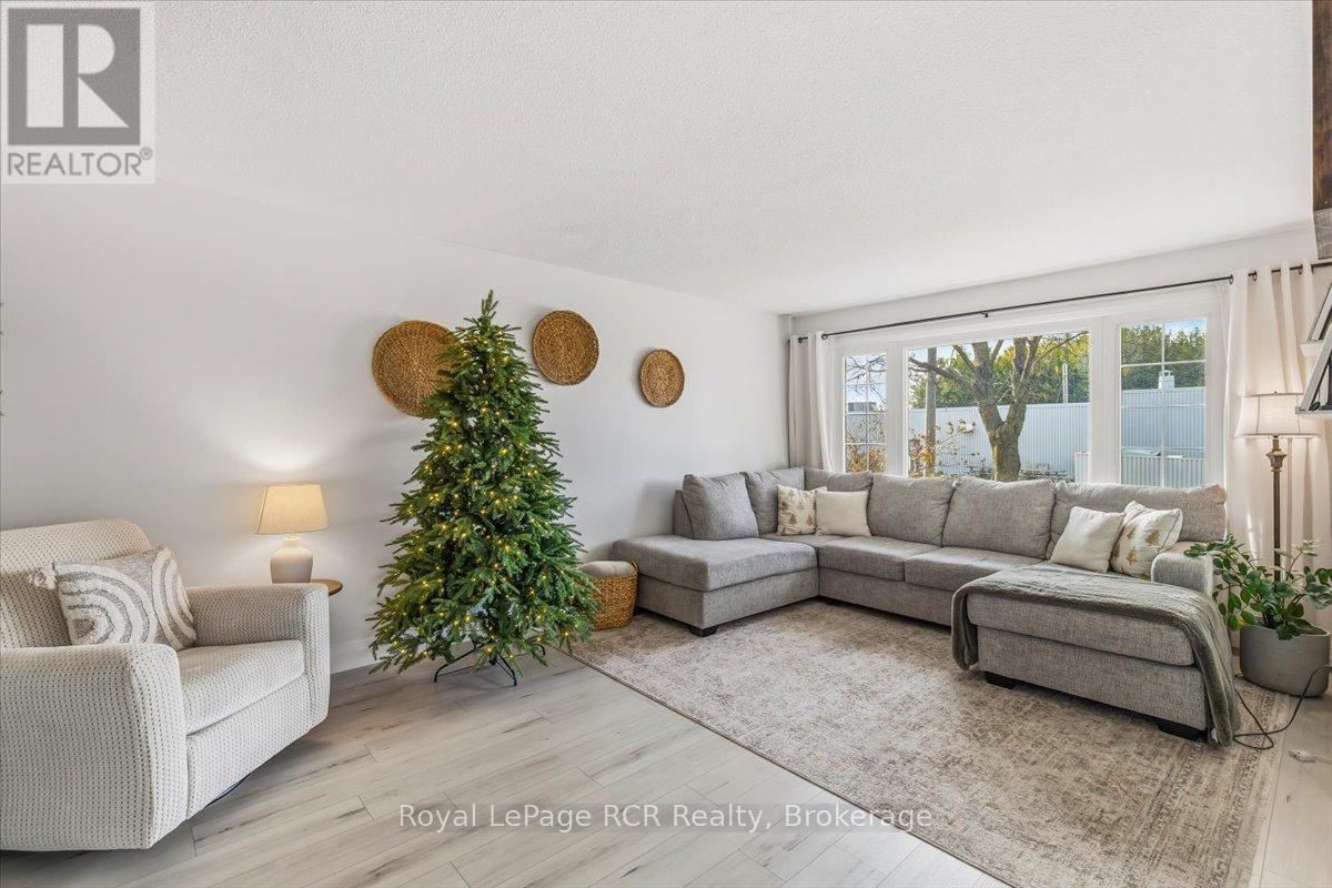 651 19th Avenue, Hanover, Ontario  N4N 3M8 - Photo 6 - X12559774