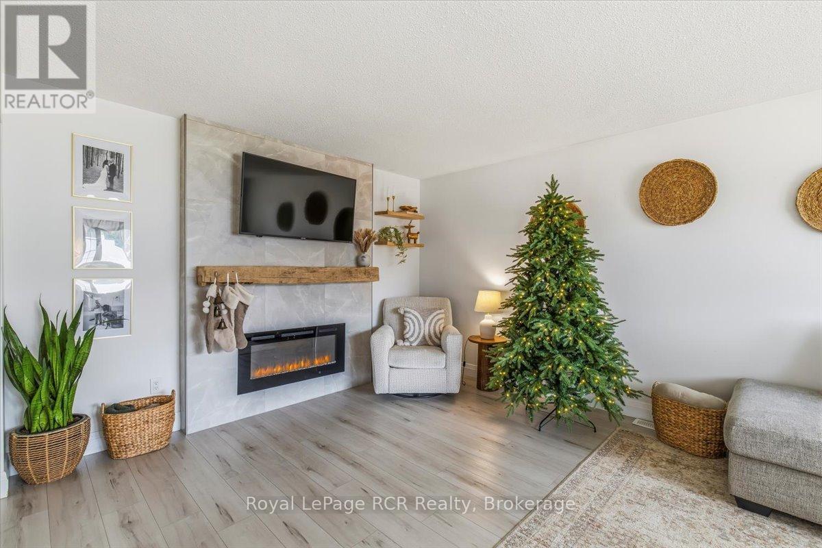 651 19th Avenue, Hanover, Ontario  N4N 3M8 - Photo 7 - X12559774