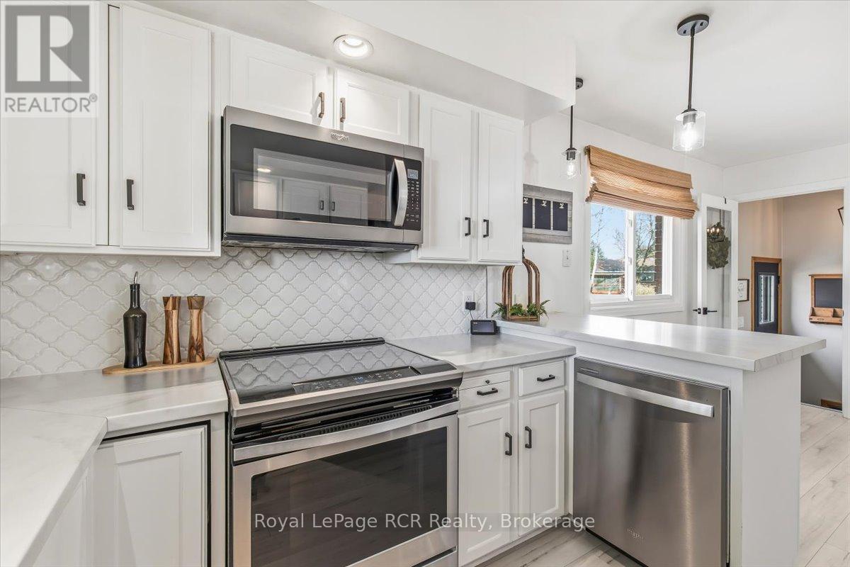 651 19th Avenue, Hanover, Ontario  N4N 3M8 - Photo 8 - X12559774