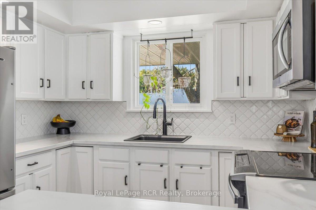 651 19th Avenue, Hanover, Ontario  N4N 3M8 - Photo 9 - X12559774