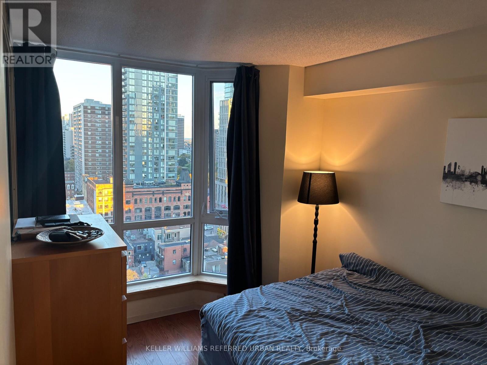 1703 - 1055 Bay Street, Toronto, Ontario  M5S 3A3 - Photo 9 - C12514570