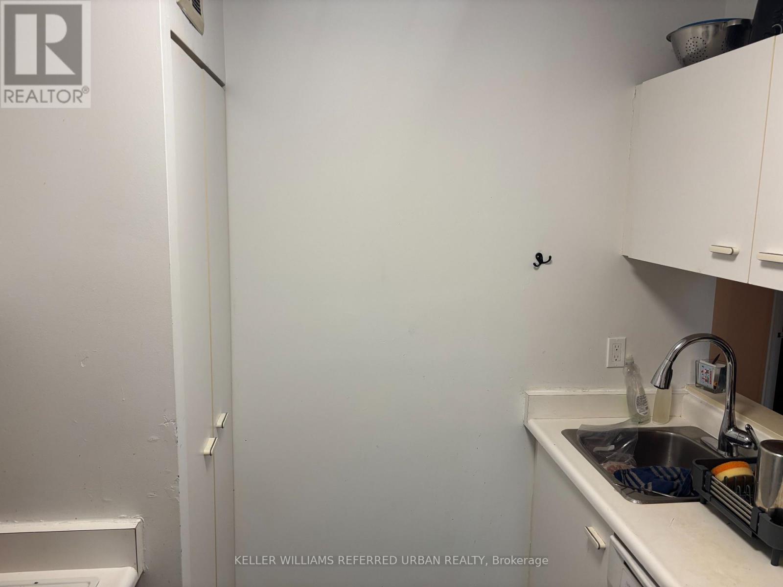 1703 - 1055 Bay Street, Toronto, Ontario  M5S 3A3 - Photo 6 - C12514570