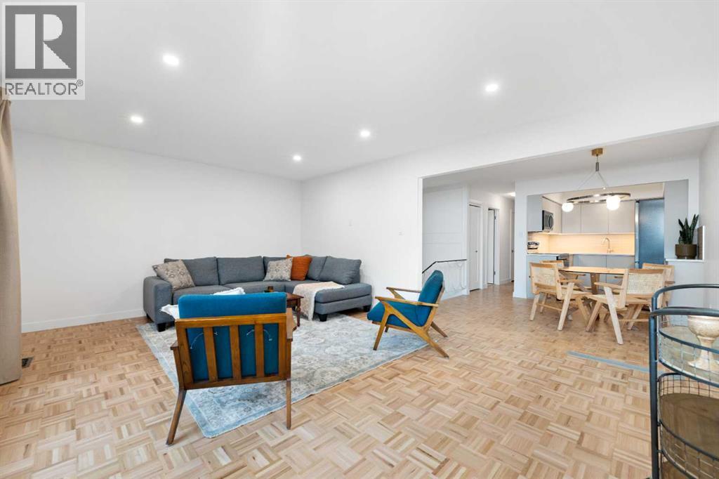 2606 26 Street Sw, Calgary, Alberta  T3E 2A9 - Photo 3 - A2271579