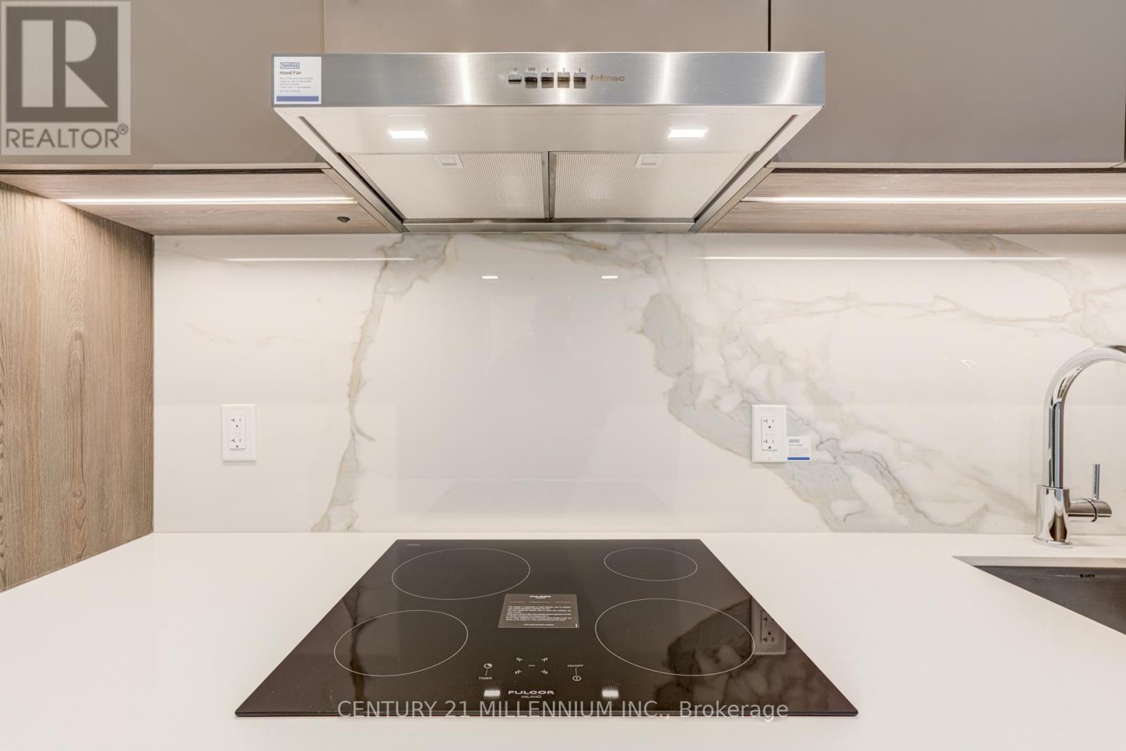 8 Interchange Way, Vaughan, Ontario  L4K 5Z7 - Photo 10 - N12559624