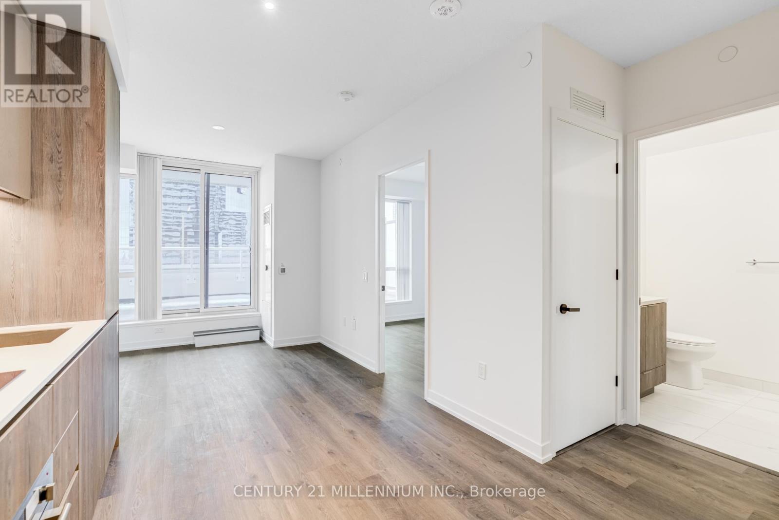 8 Interchange Way, Vaughan, Ontario  L4K 5Z7 - Photo 11 - N12559624