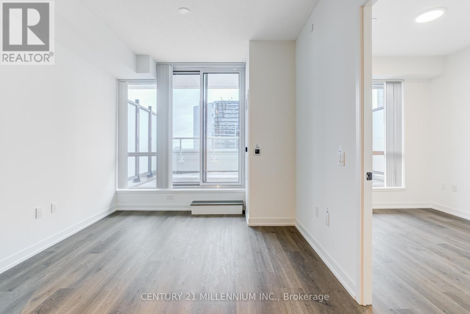 8 Interchange Way, Vaughan, Ontario  L4K 5Z7 - Photo 12 - N12559624