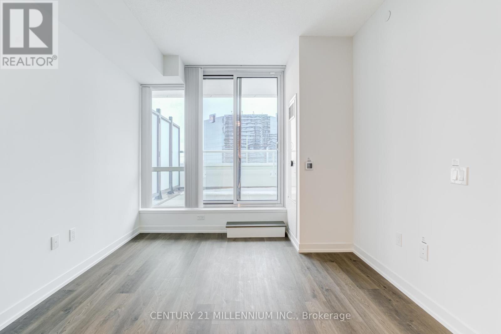 8 Interchange Way, Vaughan, Ontario  L4K 5Z7 - Photo 14 - N12559624