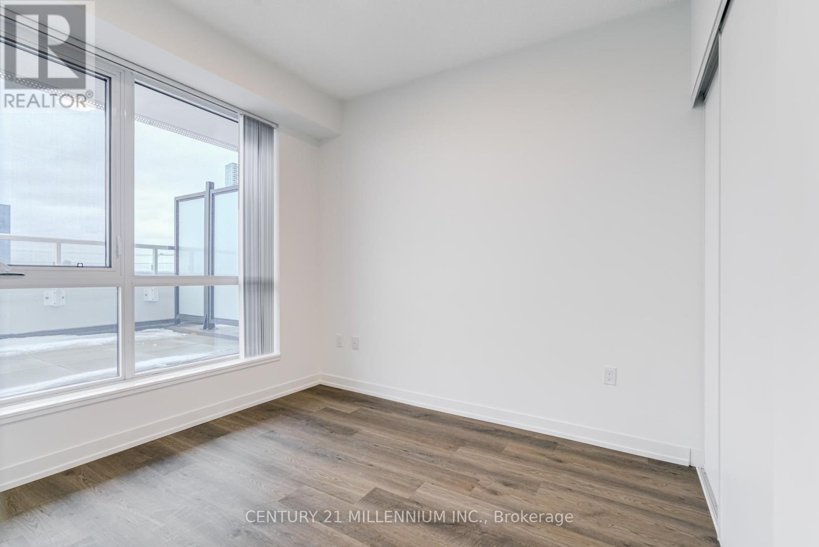 8 Interchange Way, Vaughan, Ontario  L4K 5Z7 - Photo 17 - N12559624