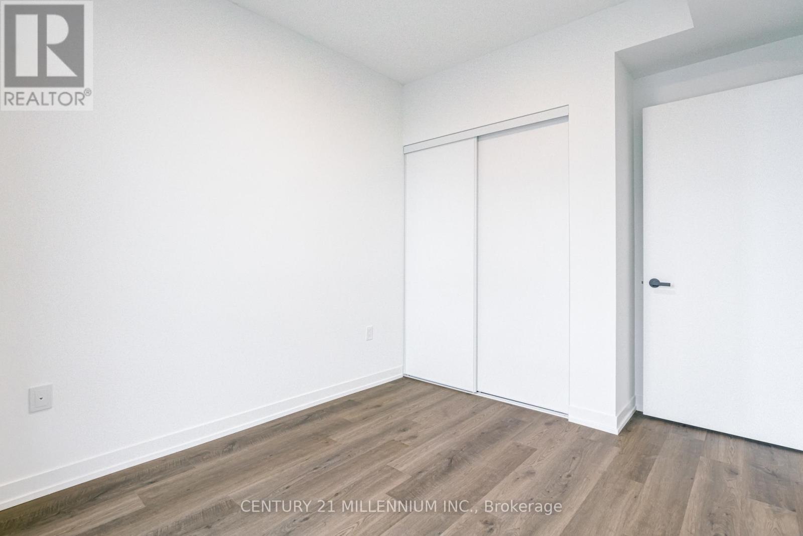 8 Interchange Way, Vaughan, Ontario  L4K 5Z7 - Photo 20 - N12559624