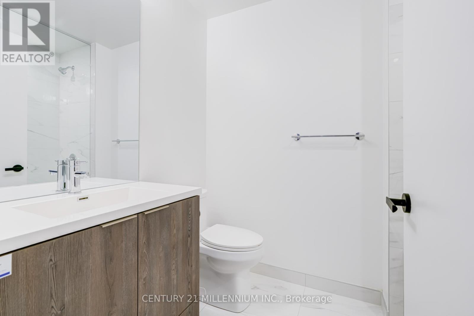 8 Interchange Way, Vaughan, Ontario  L4K 5Z7 - Photo 22 - N12559624