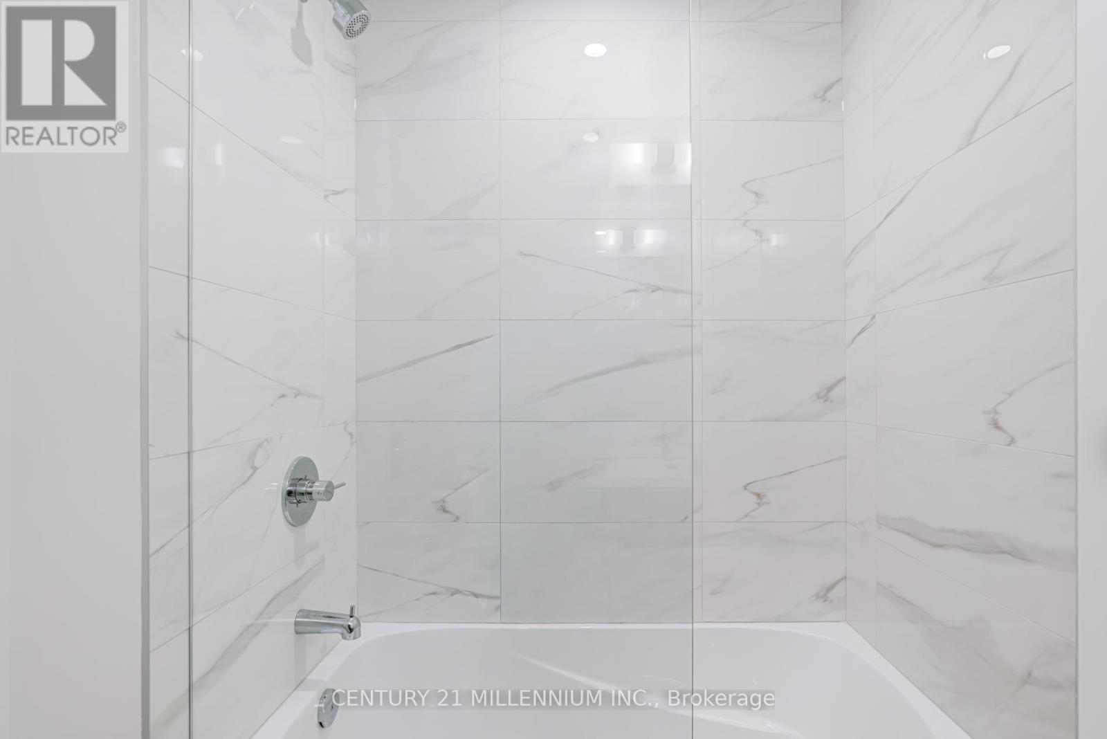 8 Interchange Way, Vaughan, Ontario  L4K 5Z7 - Photo 23 - N12559624