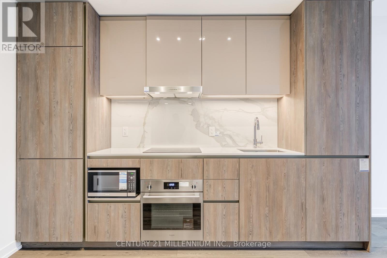 8 Interchange Way, Vaughan, Ontario  L4K 5Z7 - Photo 8 - N12559624