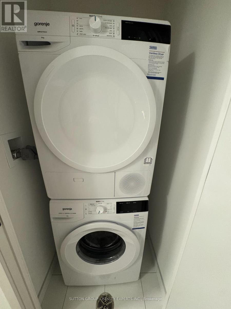 1102 - 8 Interchange Way, Vaughan, Ontario  L4K 0R2 - Photo 8 - N12559626