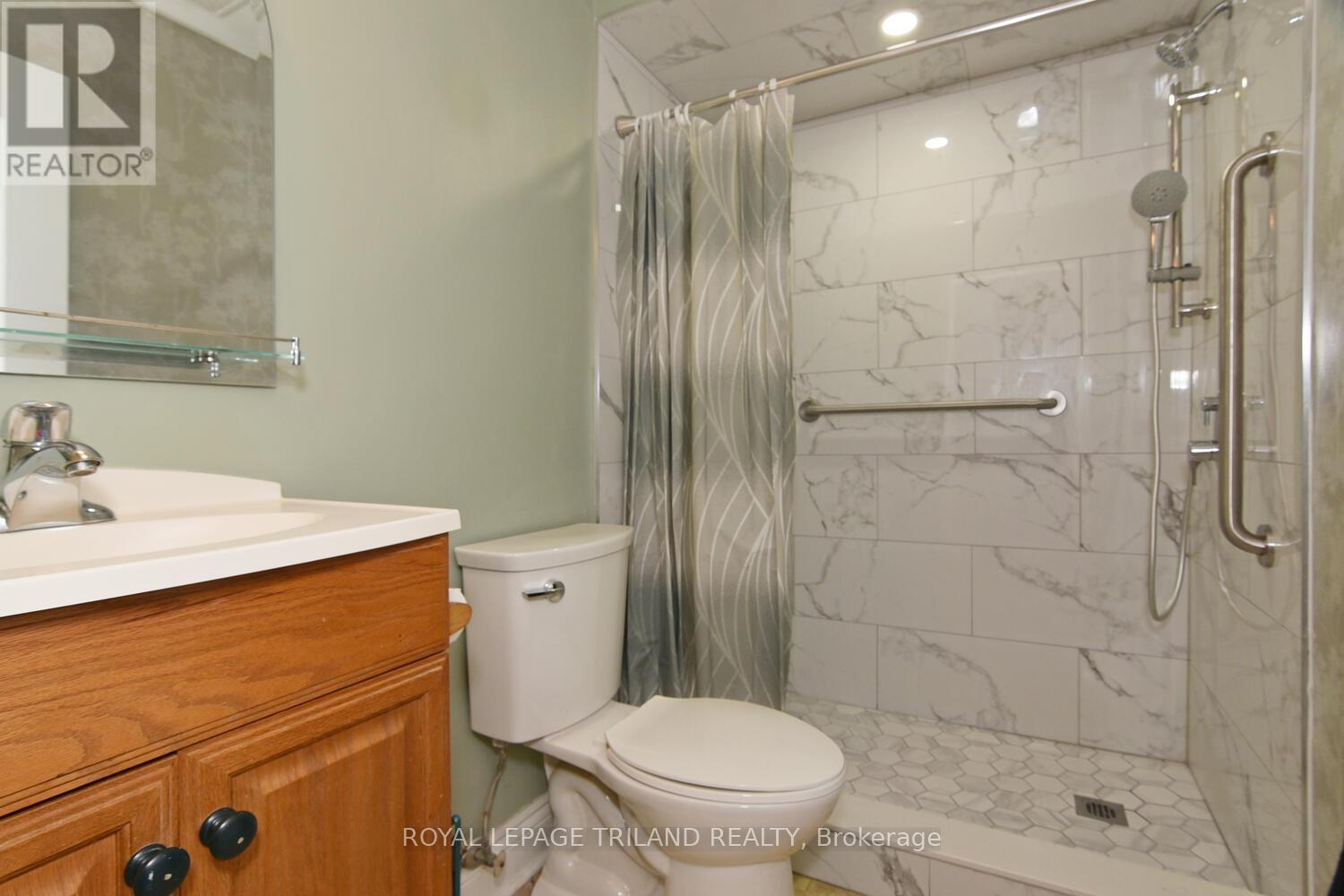 9599 Pleasant Road, Lambton Shores, Ontario  N0N 1J1 - Photo 13 - X12559754