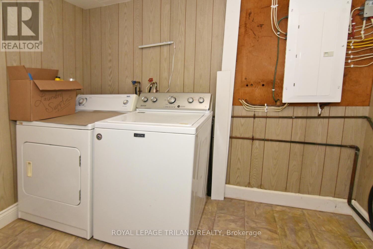 9599 Pleasant Road, Lambton Shores, Ontario  N0N 1J1 - Photo 17 - X12559754