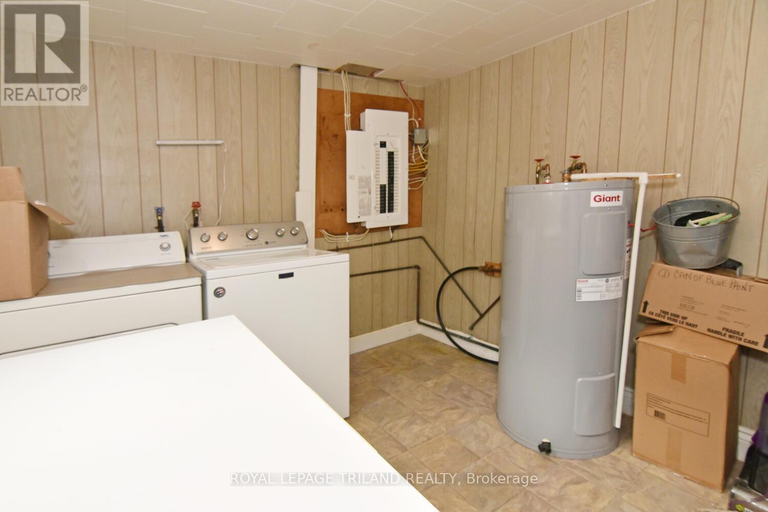 9599 Pleasant Road, Lambton Shores, Ontario  N0N 1J1 - Photo 18 - X12559754