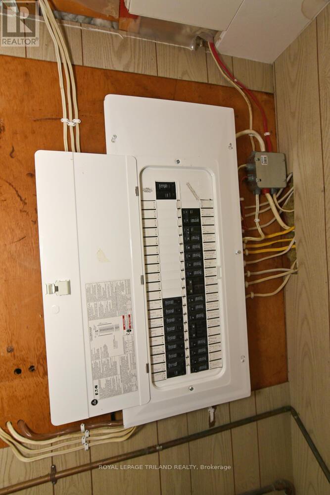 9599 Pleasant Road, Lambton Shores, Ontario  N0N 1J1 - Photo 19 - X12559754